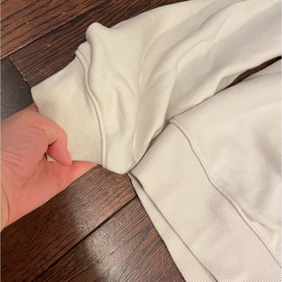 GAP Sweatshirt - Picture 2 of 2